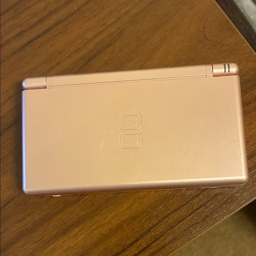 Nintendo DS Lite - Rose Gold